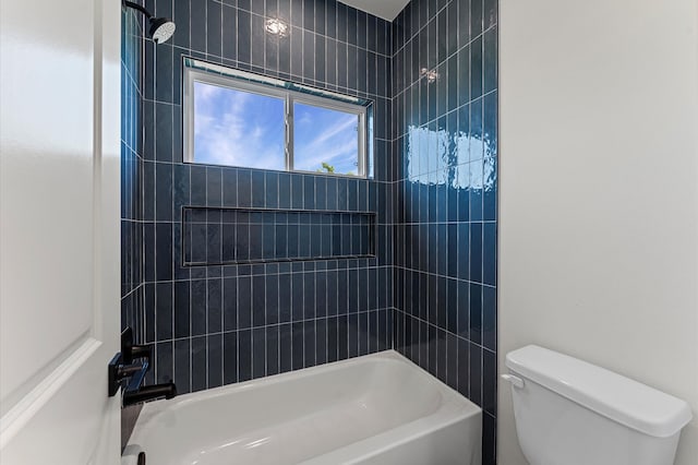507 Middle St, Houston, TX 77003 - full bathroom with toilet and bathtub / shower combination