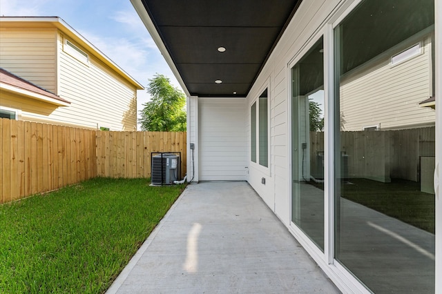 507 Middle St, Houston, TX 77003 - view of patio / terrace