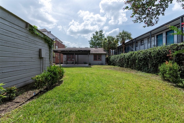 2027 Huldy St, Houston, TX 77019 - view of green lawn