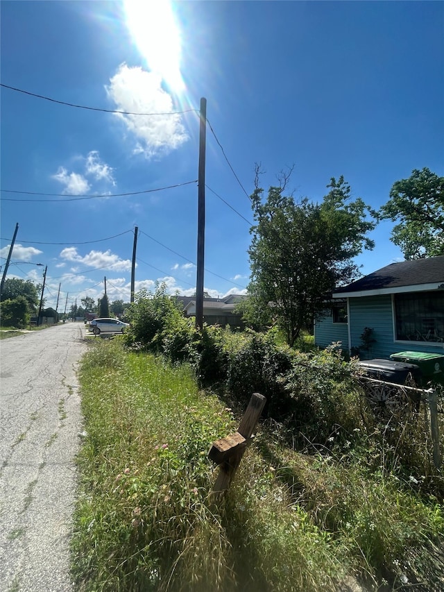 7832 Sandy St, Houston, TX 77028 - view of asphalt street