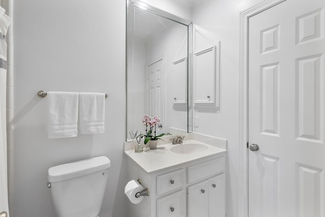 1908 Greenwich Place Dr, Houston, TX 77019 - full bathroom with vanity and crown molding