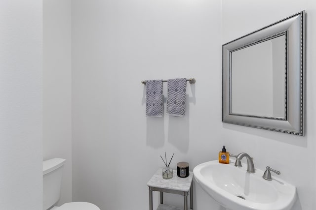 1908 Greenwich Place Dr, Houston, TX 77019 - half bath featuring a sink and toilet