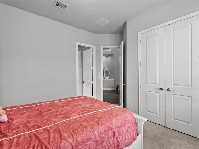 3723 Kerr Commons Ln, Houston, TX 77059 - carpeted bedroom with a closet