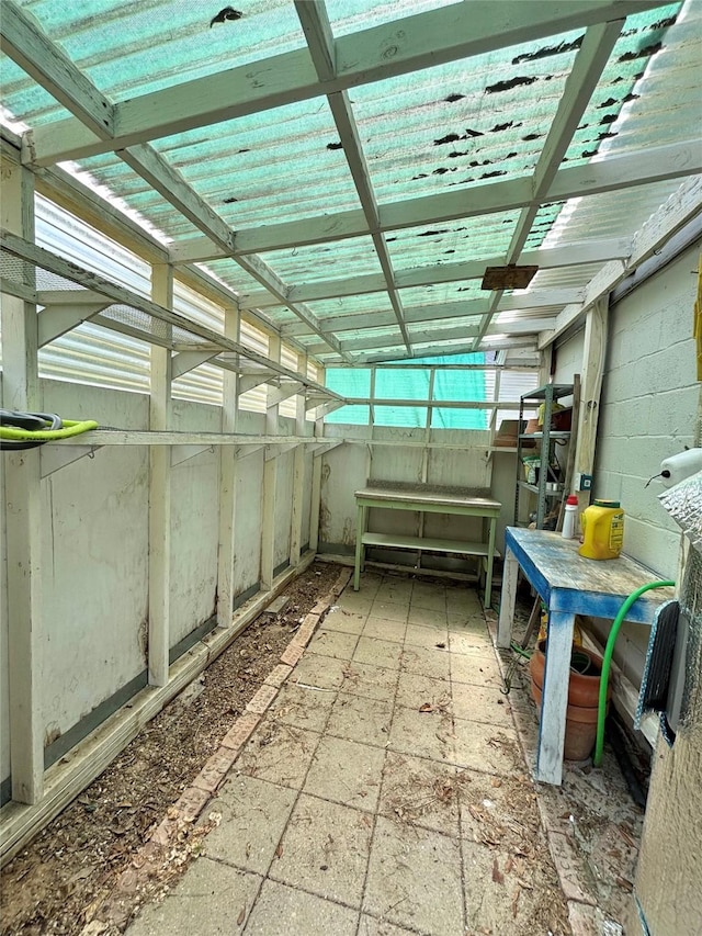 1410 W Pavillion St, Woodville, TX 75979 - view of sunroom / solarium