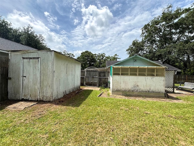 1410 W Pavillion St, Woodville, TX 75979 - view of yard with a shed