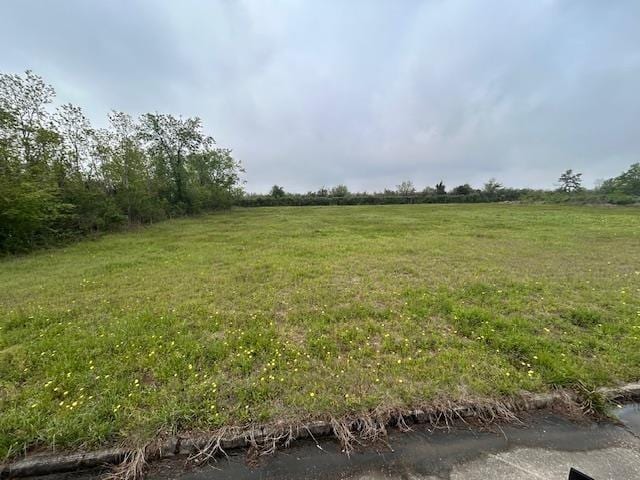 7555 Coral Creek St, Beaumont, TX 77707