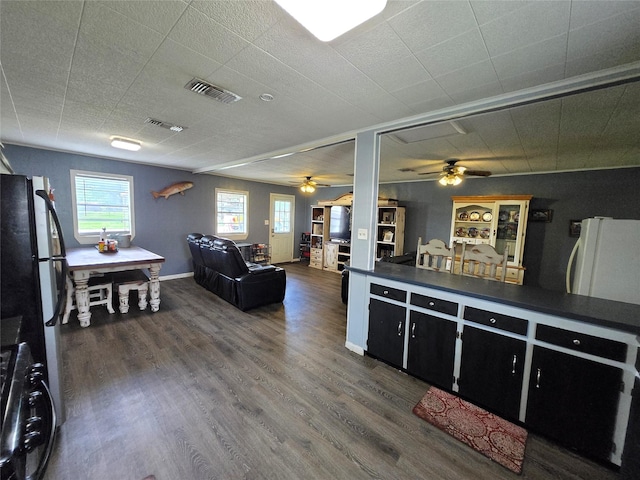610 E Division St, Edna, TX 77957 - photo 20