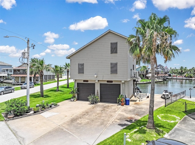 214 Easterly Dr, Tiki Island, TX 77554 - photo 4