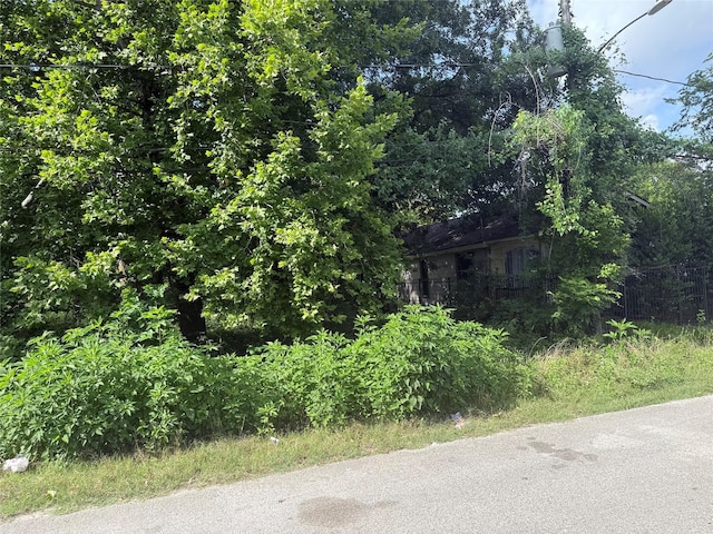 943 Wall St, Houston, TX 77088 - photo 2