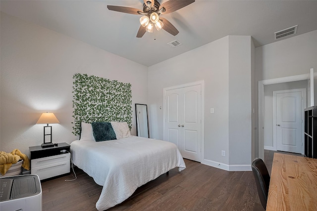 7707 Leighton Trl, Pasadena, TX 77505 - bedroom featuring wood finished floors and ceiling fan