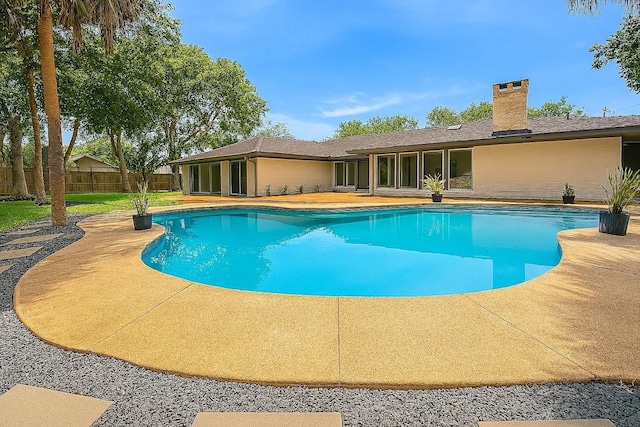 7810 Nairn St, Houston, TX 77074 - view of swimming pool featuring a patio area