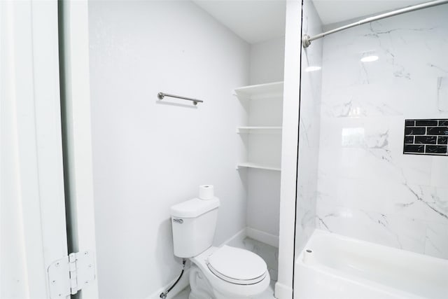 2120 Yates St, Houston, TX 77020 - full bathroom featuring toilet and bathing tub / shower combination