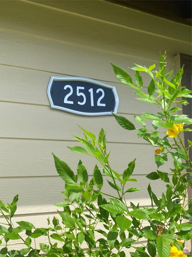 2512 Pine St, Galveston, TX 77551 - exterior view