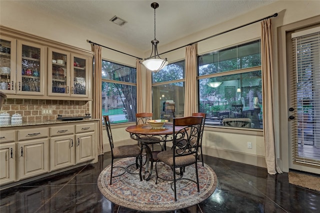 3 Creekwood Dr, Montgomery, TX 77356 - dining space with baseboards