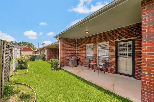 3310 Country Meadows Ct, Pearland, TX 77584 - view of green lawn featuring a patio