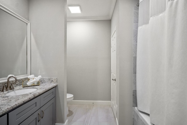 248 Wilcrest Dr Unit 248, Houston, TX 77042 - bathroom with vanity, crown molding, and shower / bath combo with shower curtain