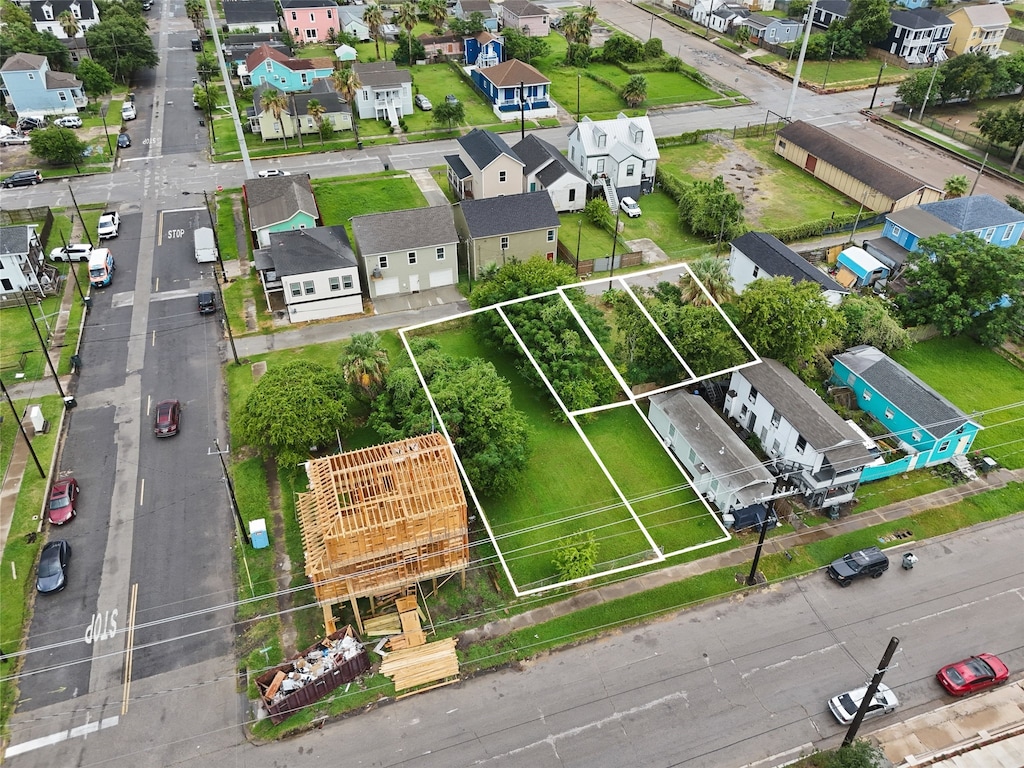 3913 Winnie Rear St, Galveston, TX 77550 - photo 2
