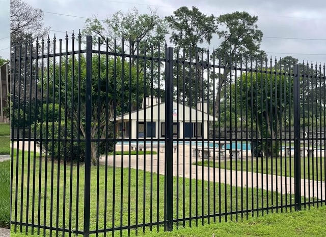 5664 Birchmont Dr Unit 4, Houston, TX 77091 - view of gate