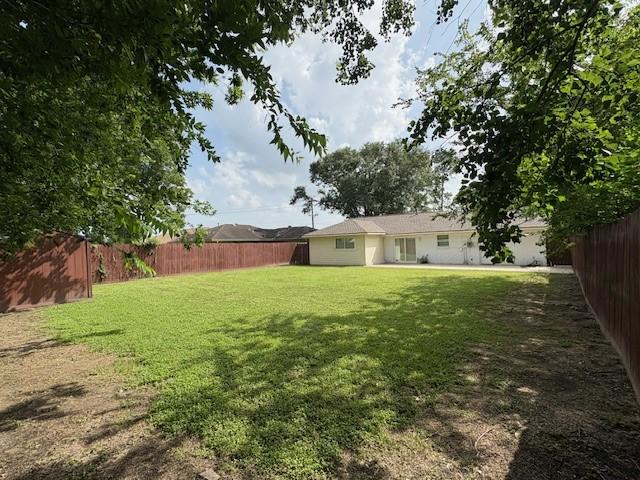 12127 Rhinebeck Dr, Houston, TX 77089 - view of fenced backyard