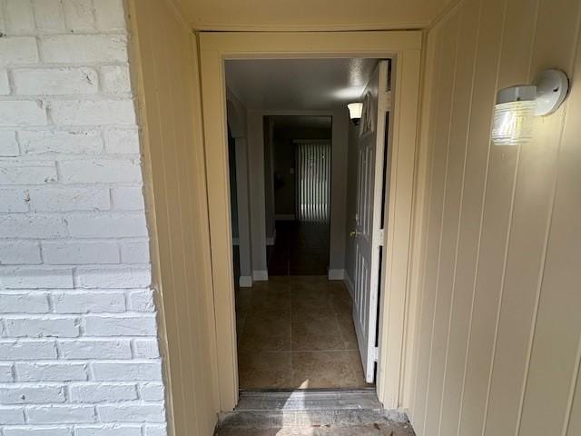 12127 Rhinebeck Dr, Houston, TX 77089 - corridor with tile patterned flooring