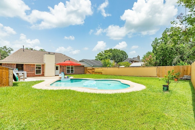 21 Alexander Ct, Angleton, TX 77515 - view of pool with a fenced backyard and a patio area
