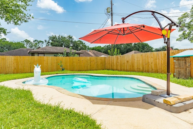 21 Alexander Ct, Angleton, TX 77515 - view of pool featuring a fenced backyard and a patio area