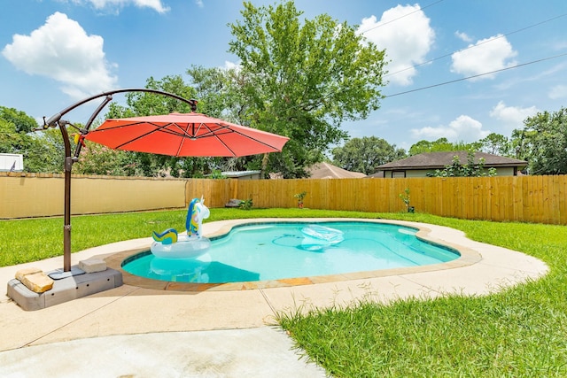 21 Alexander Ct, Angleton, TX 77515 - view of swimming pool with a fenced backyard