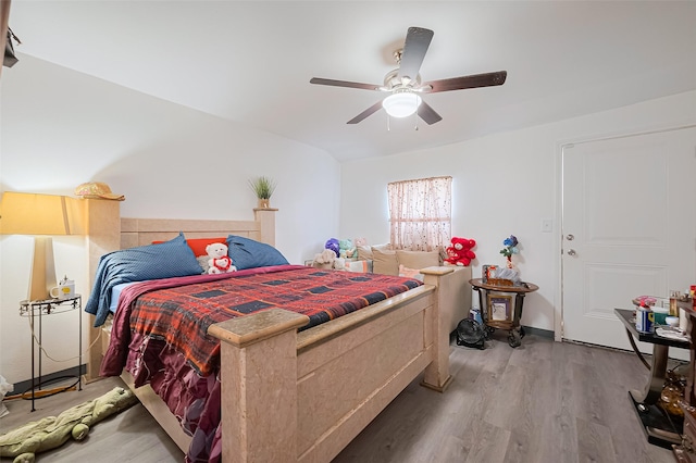 6741 Goforth St, Houston, TX 77021 - bedroom with light wood-style floors and a ceiling fan