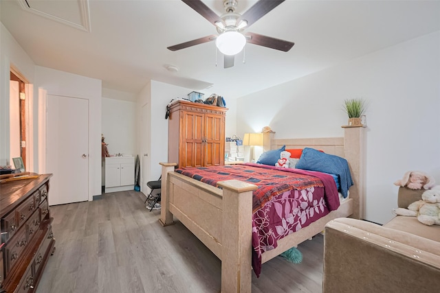 6741 Goforth St, Houston, TX 77021 - bedroom featuring light wood-style flooring and a ceiling fan