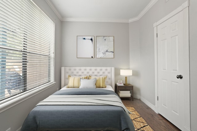 5200 Weslayan St Unit 101, Houston, TX 77005 - bedroom with crown molding and wood finished floors