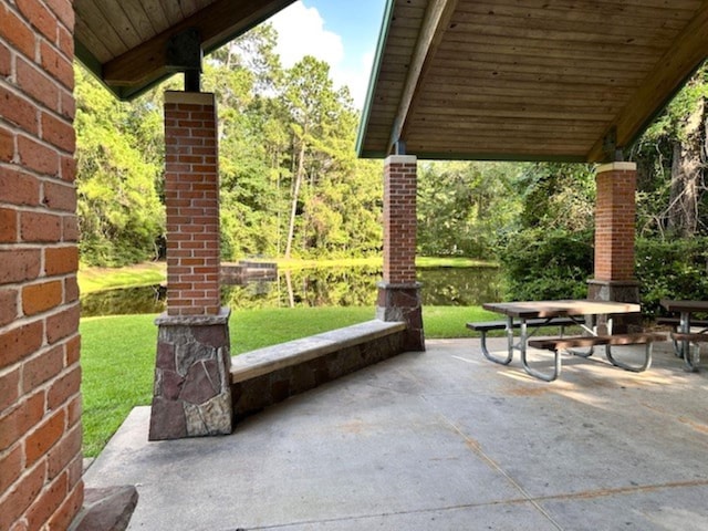 22 Windfern Pl, The Woodlands, TX 77382 - view of patio / terrace
