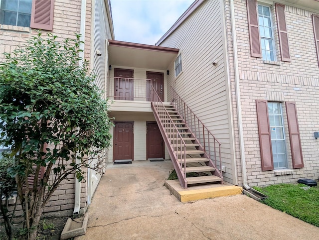 2120 El Paseo St Unit 2607, Houston, TX 77054 - view of building exterior with stairs