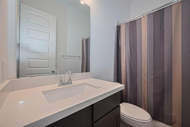 7246 Monarch Dr, Katy, TX 77493 - bathroom with vanity and curtained shower