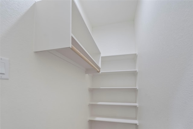 4505 Phlox St, Houston, TX 77051 - view of walk in closet