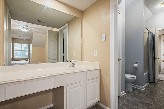 2603 Piney Woods Dr, Pearland, TX 77581 - full bath with vanity, ensuite bath, shower / bath combo, a ceiling fan, and a textured wall