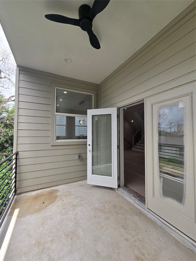3404 Rawley St, Houston, TX 77020 - view of patio featuring a ceiling fan