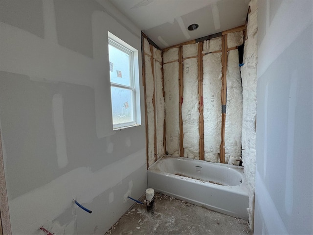 5107 Ave J, Houston, TX 77011 - full bath with a bathtub