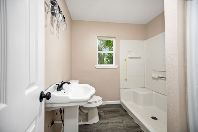 300 Duncan Ave, Lufkin, TX 75901 - bathroom with wood finished floors and a shower