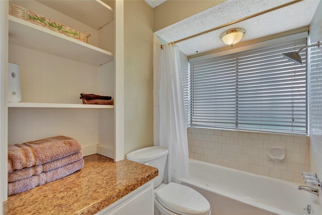 16426 Cavendish Dr, Houston, TX 77059 - full bath featuring shower / tub combo with curtain and vanity