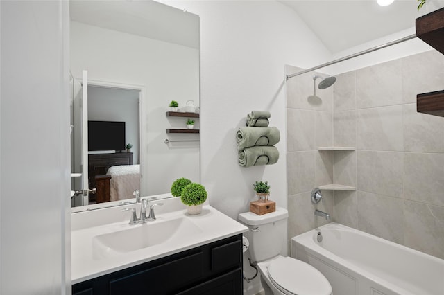 3447 Warwick River Trl, Kingwood, TX 77365 - full bath featuring ensuite bathroom, vanity, bathing tub / shower combination, and lofted ceiling