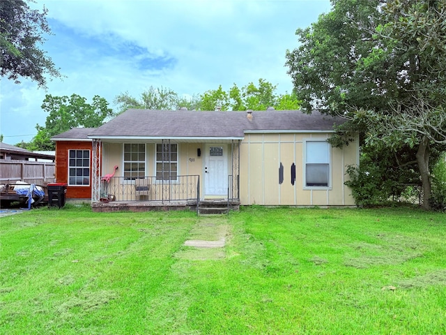 911 Parkway St, Baytown, TX 77520 - photo 1