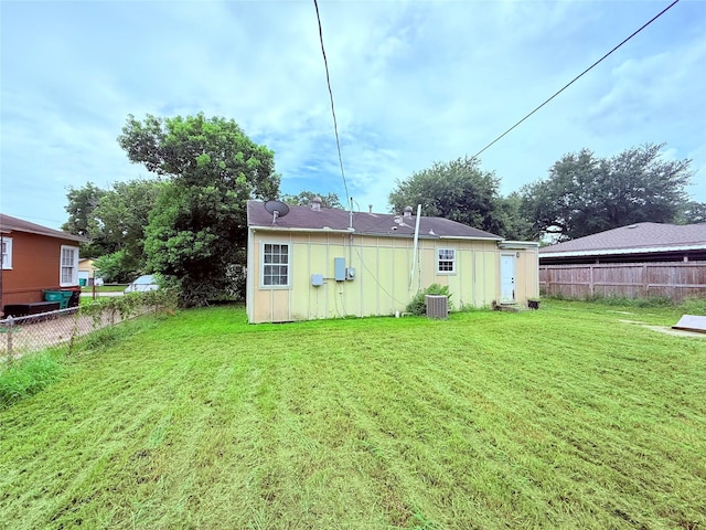 911 Parkway St, Baytown, TX 77520 - photo 13