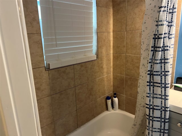 8823 Shadow Crest St, Houston, TX 77074 - bathroom with shower / bath combo