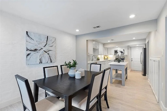 3406 Yoakum Blvd, Houston, TX 77006 - dining space with recessed lighting