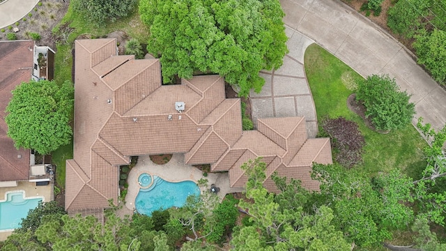 6230 Pebble Beach Dr, Houston, TX 77069 - bird's eye view of a pool area