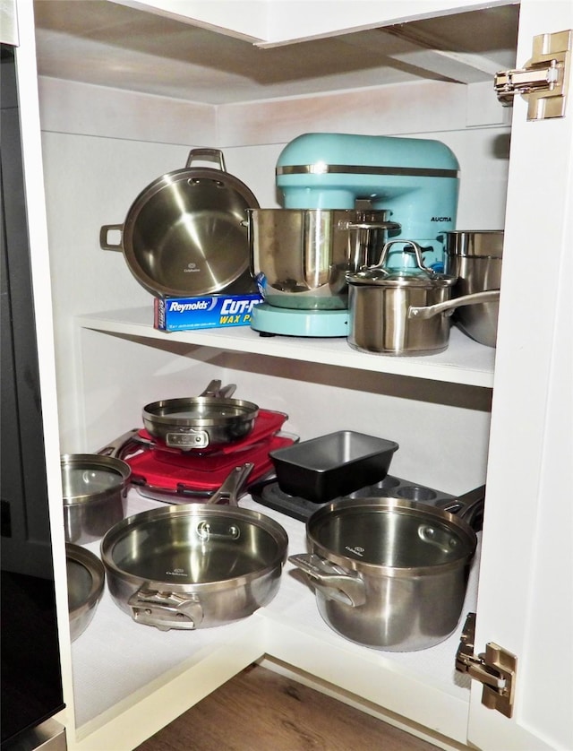 110 Pelican Pl, Surfside Beach, TX 77541 - view of pantry