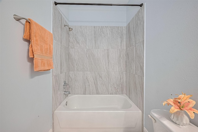 6507 Pinewood Trace Ln, Houston, TX 77041 - full bathroom featuring shower / bath combination and toilet
