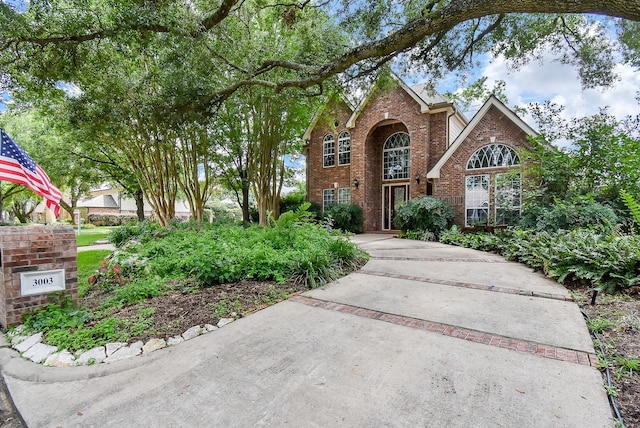 3003 Bernadette Ln, Houston, TX 77043 - traditional-style house with brick siding