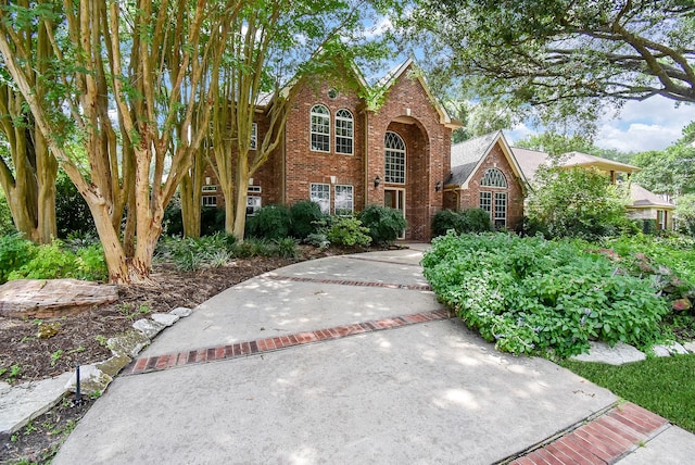 3003 Bernadette Ln, Houston, TX 77043 - traditional-style house with brick siding