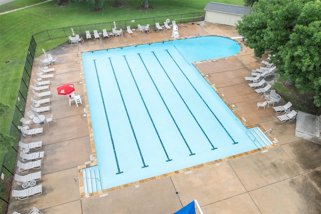 8511 Parmer Ct, Houston, TX 77064 - community pool with a patio area